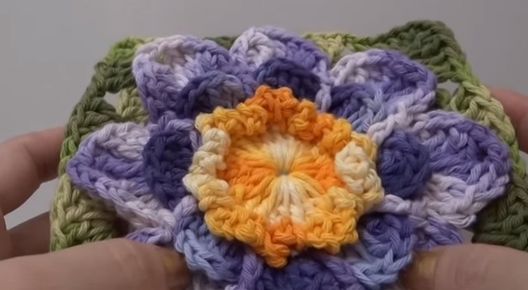 Aprenda a fazer 5 lindas Flores em Crochê