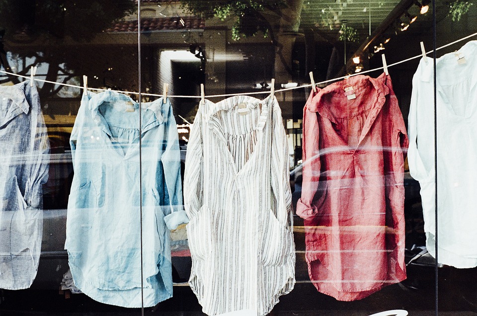 roupas com tecido tricoline