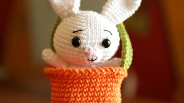 Receita Coelho na Cesta de Crochê com o Fio Amigurumi