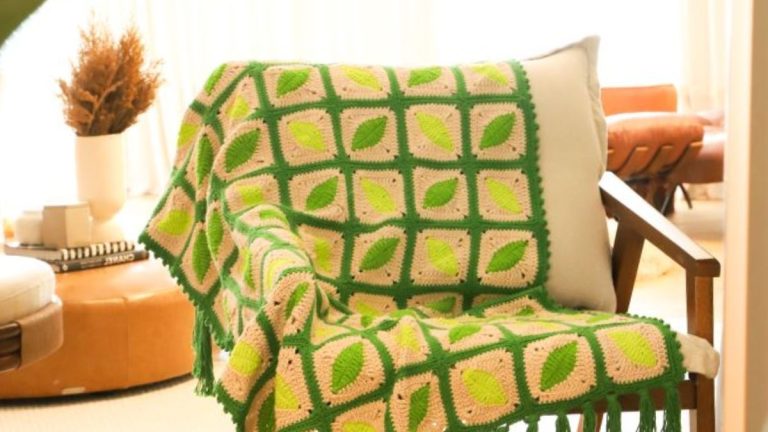 Receita Manta Folhagem de Crochê com o Barbante Maxcolor
