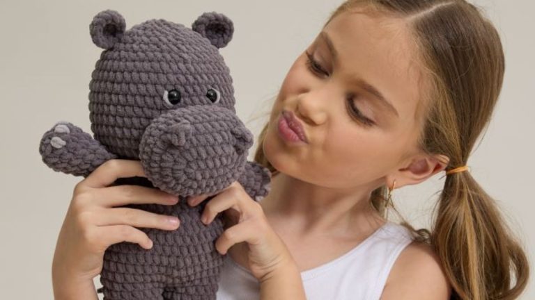 Receita o Hiro, o Hipopótamo de Crochê com o Fio Amigurumi Chenille