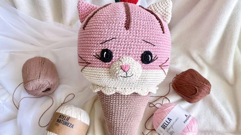 Receita Almofada Ice Cat de Crochê com a Linha Bella Amigurumi