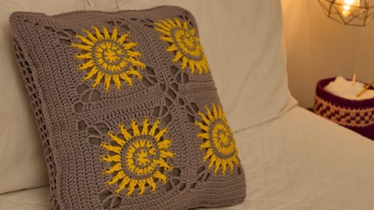Receita Almofada Solar de Crochê com o Barbante Barroco Maxcolor