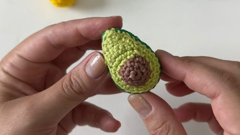 Receita Pingente Abacate para Bolsas de Crochê com o Fio Amigurumi