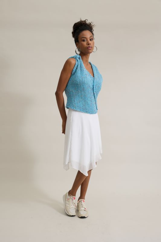 Blusa Twist de Tricô com Fio Confete vista lateral mostrando caimento da peça