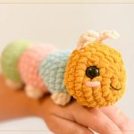 lagarta-aquarela-amigurumi-discovery