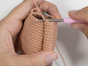 10 pb no corpo entre as duas partes externas dos braços