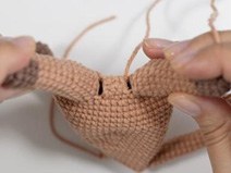 Costurando o vão entre as pernas pelo lado interno