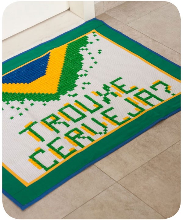Tapete Bandeira de Ponto Cruz nas cores do Brasil – verde, amarelo e azul