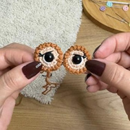 Olhos da coruja Coraline em crochê