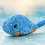 Amigurumi baleia de pelúcia azul feita com Fio Amigurumi Pelúcia Círculo
