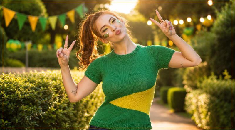 Blusa de tricô verde e amarelo nas cores do Brasil para a Copa do Mundo