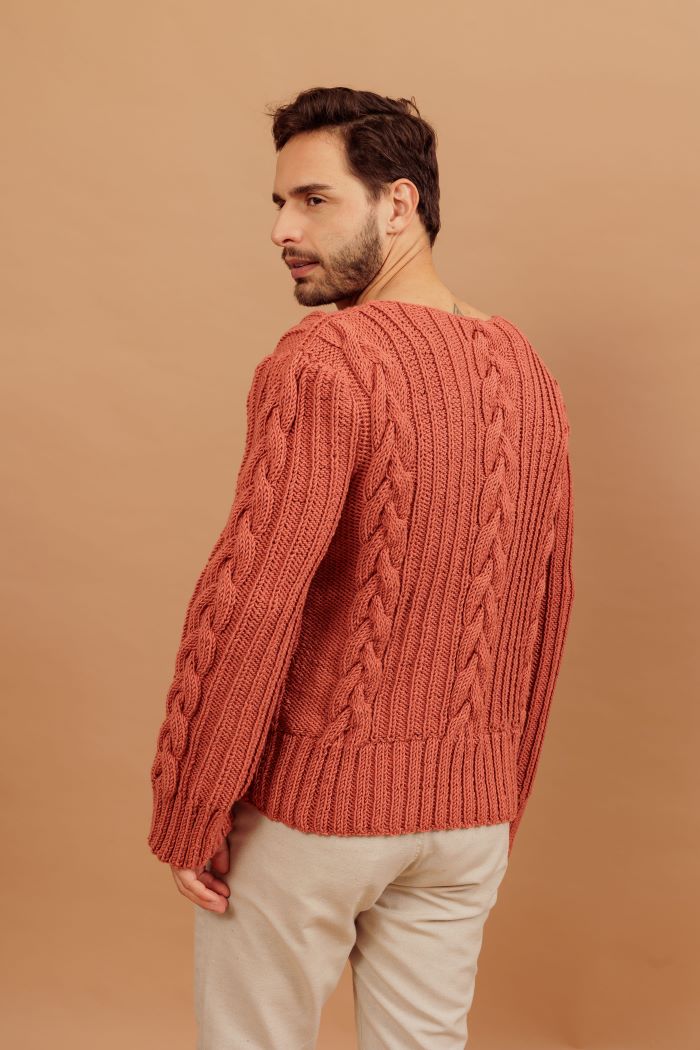 Blusa Pétala de Tricô com Fio Hobby Círculo – vista frontal com ponto de corda