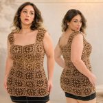 Blusa Chocolate Squares: Granny Squares que Vestem como Alta-Costura Blusa de crochê granny square em tons de chocolate feita com Linha Anne Círculo