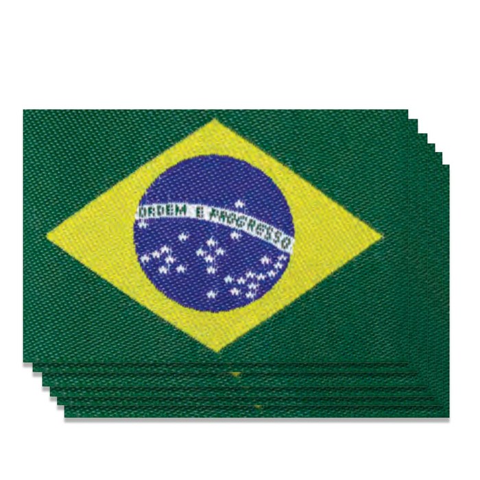 Aplicação termocolante da bandeira do Brasil usada na Camiseta Brasil Elegance