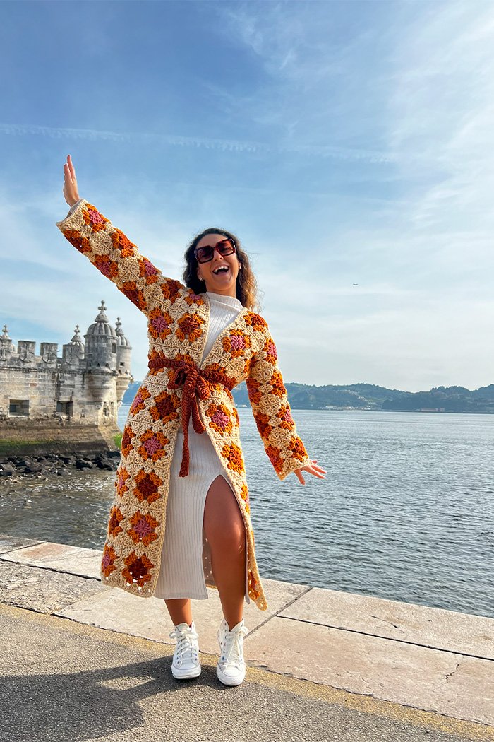 Cardigã Maxi de Crochê com Granny Squares feito com Fio Urbano Círculo - frente e costas