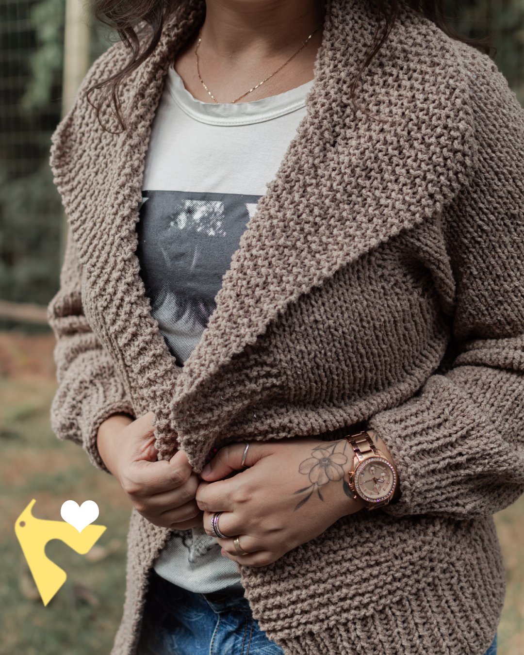 Cardigan Beladona de tricô com Fio Bocaina Pingouin, vista frontal