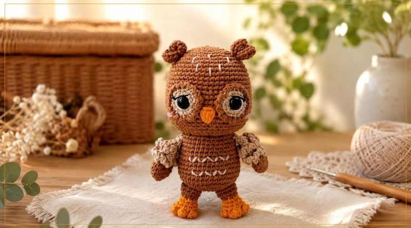 Coruja Coraline amigurumi feita com Linha Bellinha Pingouin — receita completa no blog Bazar Horizonte