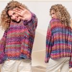 Suéter Violette de tricô com ponto folha feito com Fio DMC Pirouette em tons de rosa, lilás e azul — frente e costas