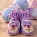 Sapatinho Lilás com Carinha de Ursinho – Fofura em Crochê para Bebê