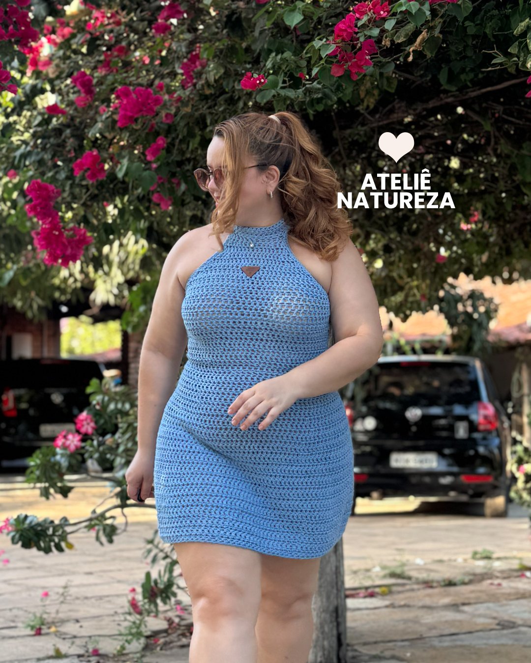 Vestido Halter Neck de crochê com Fio Ateliê Natureza Pingouin cor Reno vista lateral