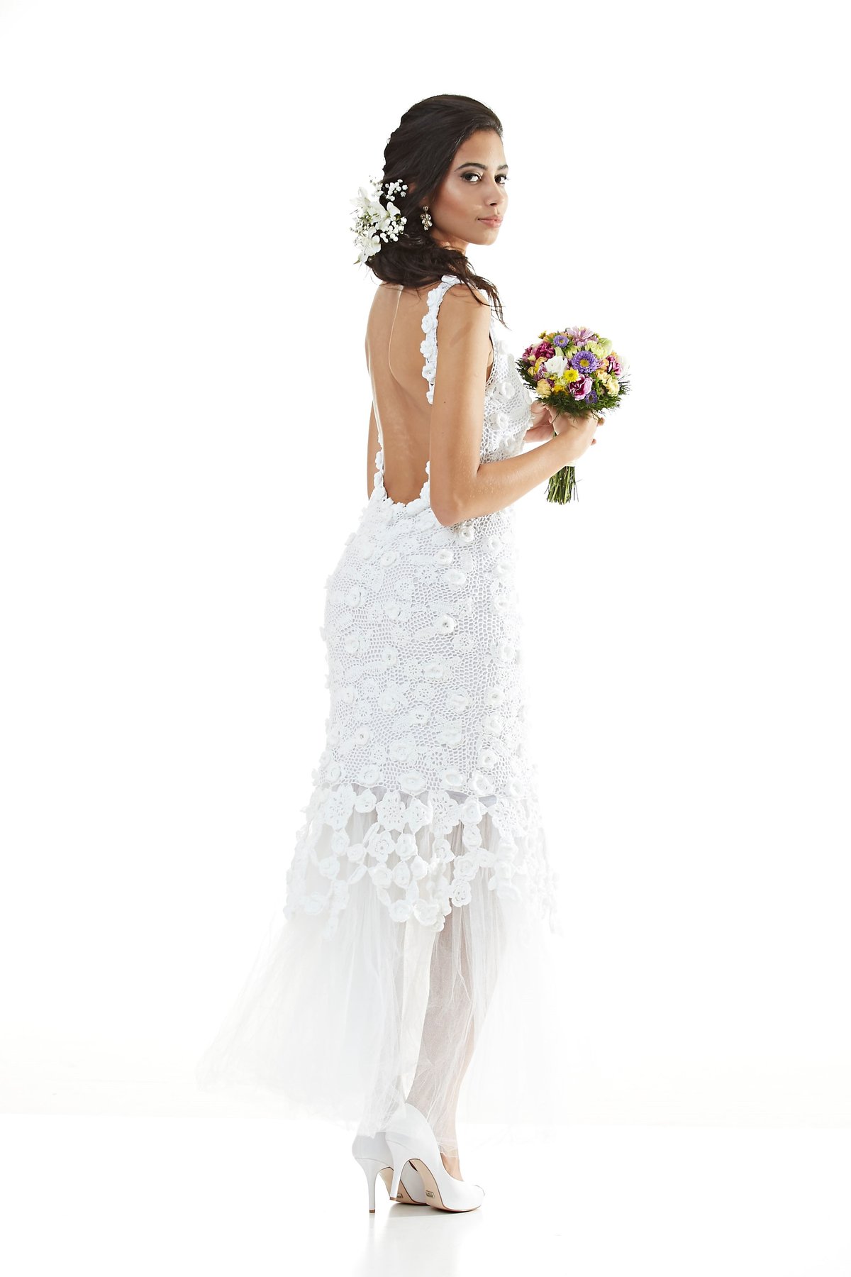 Vestido de Noiva de Crochê - vista completa do vestido com barrado e babado de tule