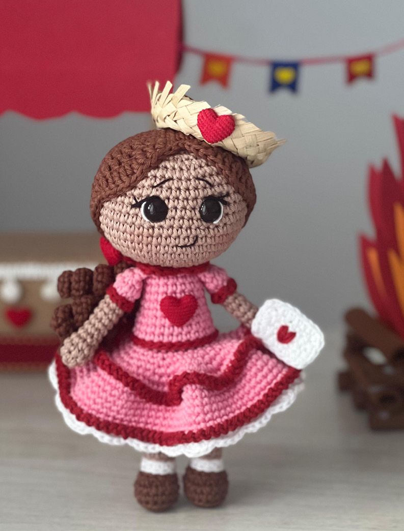 Boneca Caipira Amigurumi em Crochê com Linha Bella Amigurumi Pingouin — receita completa