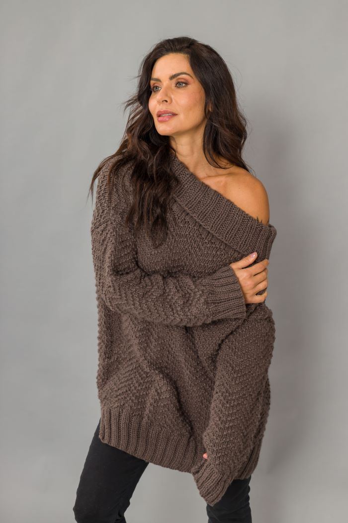 Detalhe do ponto fantasia da Blusa Chumbo de Tricô – textura diagonal em chumbo