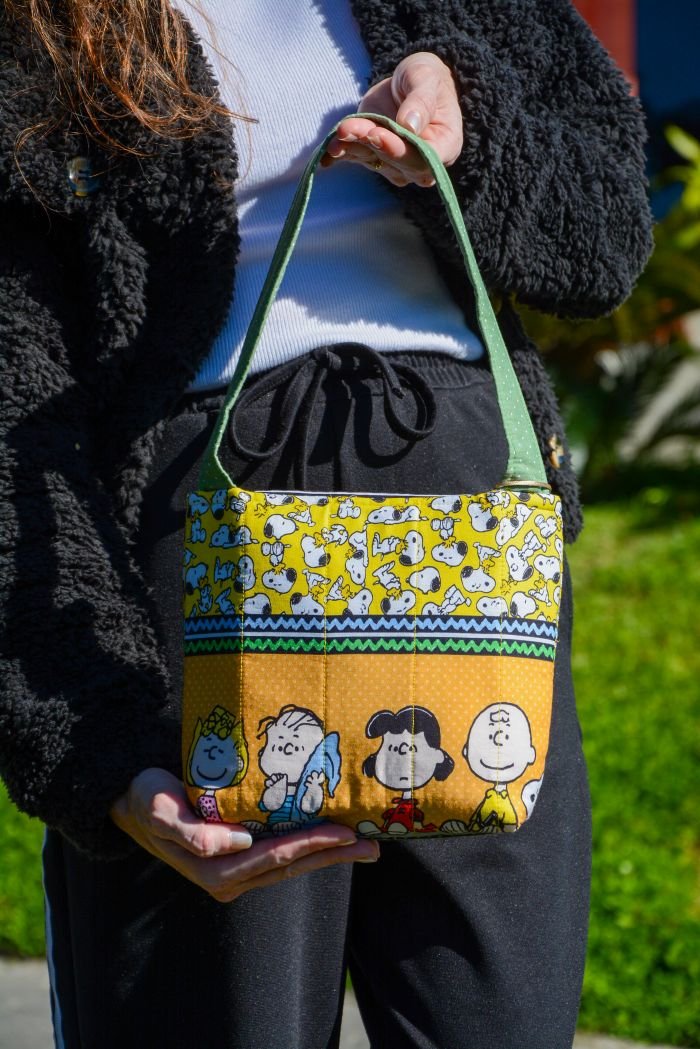 Bolsa Snoopy Music de Patchwork com Tecido Peanuts Círculo — vista frontal