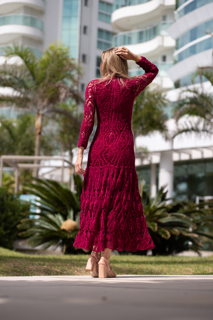 Vestido Hollywood de Crochê — detalhe da saia rodada e barra