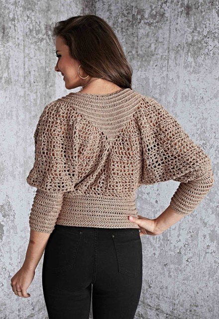 Detalhe do motivo em crochê da Blusa Dourada