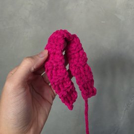 Gola da Penélope pronta, na cor Pink Rede