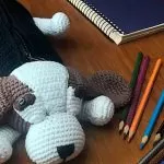 Estojo de Crochê Cachorrinho – Linha Pingouin Balloon