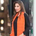 Cachecol de Tricô Laranja com Bolsos – Fio Onda