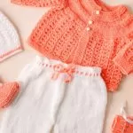 Capa - Imagem Horizontal do Conjunto Maternidade de Crochê com o Fio Petit Bebê