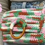 Receita Pochete de Crochê com o Fio Amor Perfeito Design sem nome