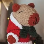 Receita Capivara de Natal com o Fio Amigurumi Chenille Design sem nome (65)