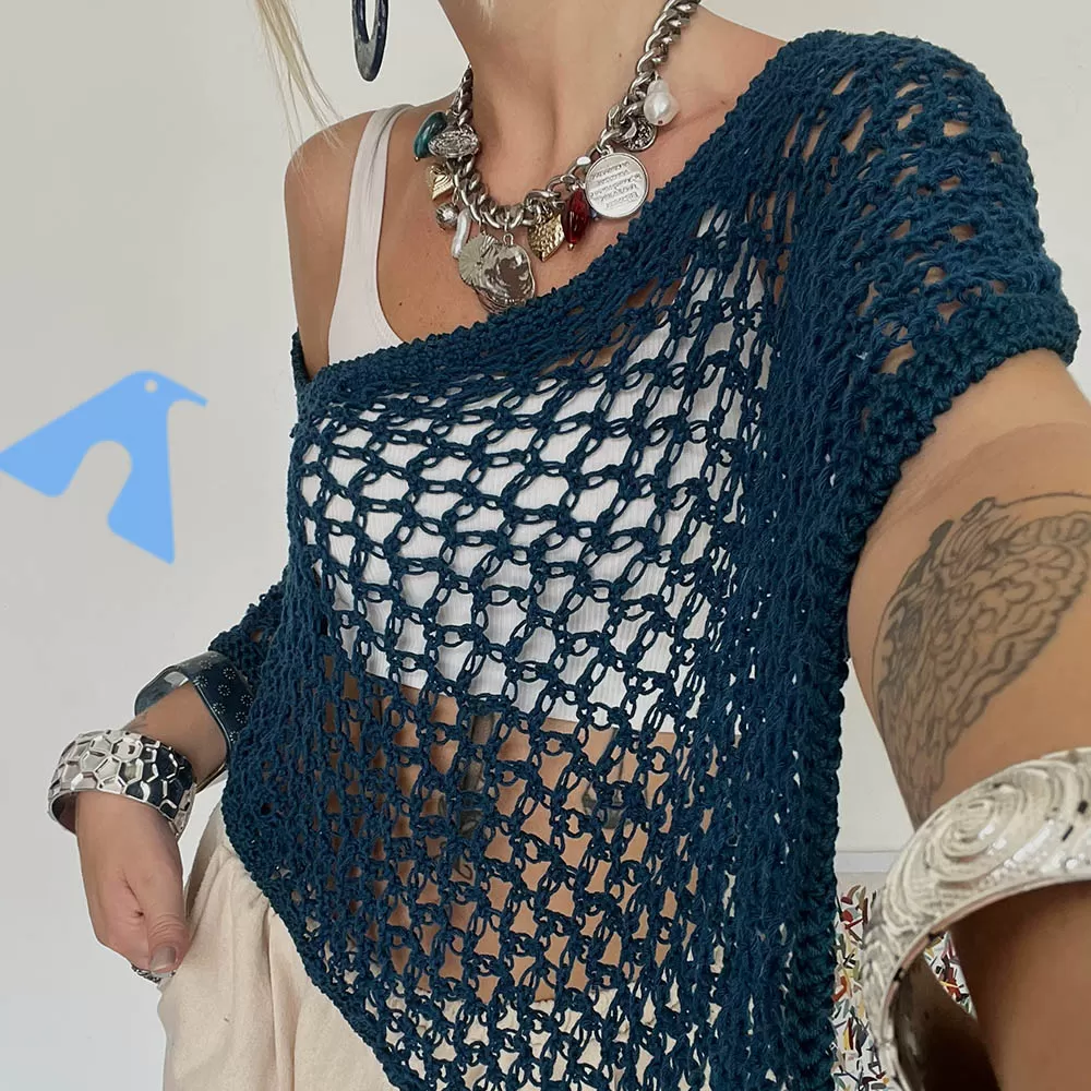 Detalhe da textura da Bata Boho de Crochê com Linha Bella Fashion — ponto rendado aberto