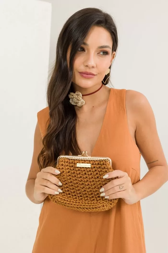 Bolsa Nozes de Crochê – detalhe do ponto fantasia em cor cobre