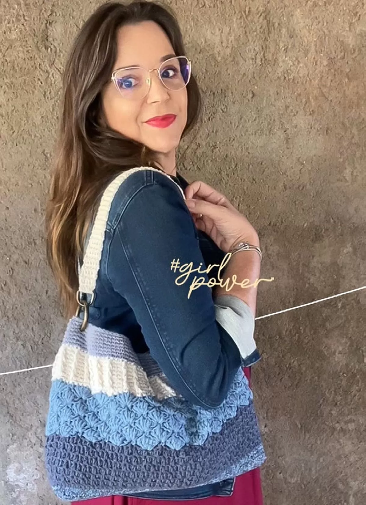 Débora Alves @adeboralves com a Bolsa Sabrina de Crochê EcoJeans Pingouin