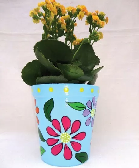 Vaso Azul Floral pintado com Tinta Acrílica Brilhante Acrilex com planta decorativa