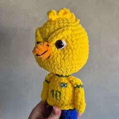 Expressão e bordados do rosto do Canarinho Pistola amigurumi