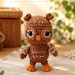 Coruja Coraline amigurumi feita com Linha Bellinha Pingouin — receita completa no blog Bazar Horizonte
