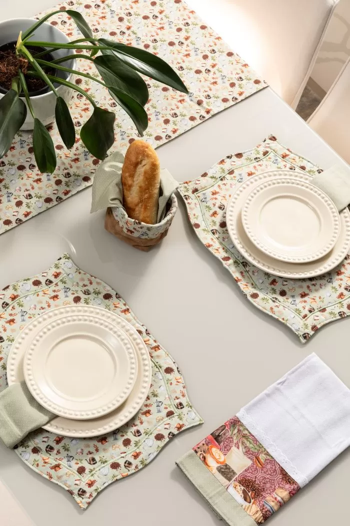Mesa Posta Momento Café - conjunto completo com jogo americano, trilho de mesa, guardanapos, cesta de pão e pano de copa