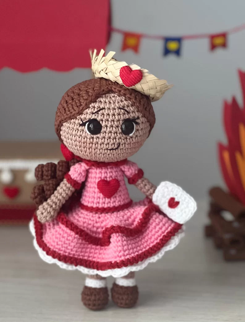 Boneca Caipira Amigurumi em Crochê com Linha Bella Amigurumi Pingouin — receita completa