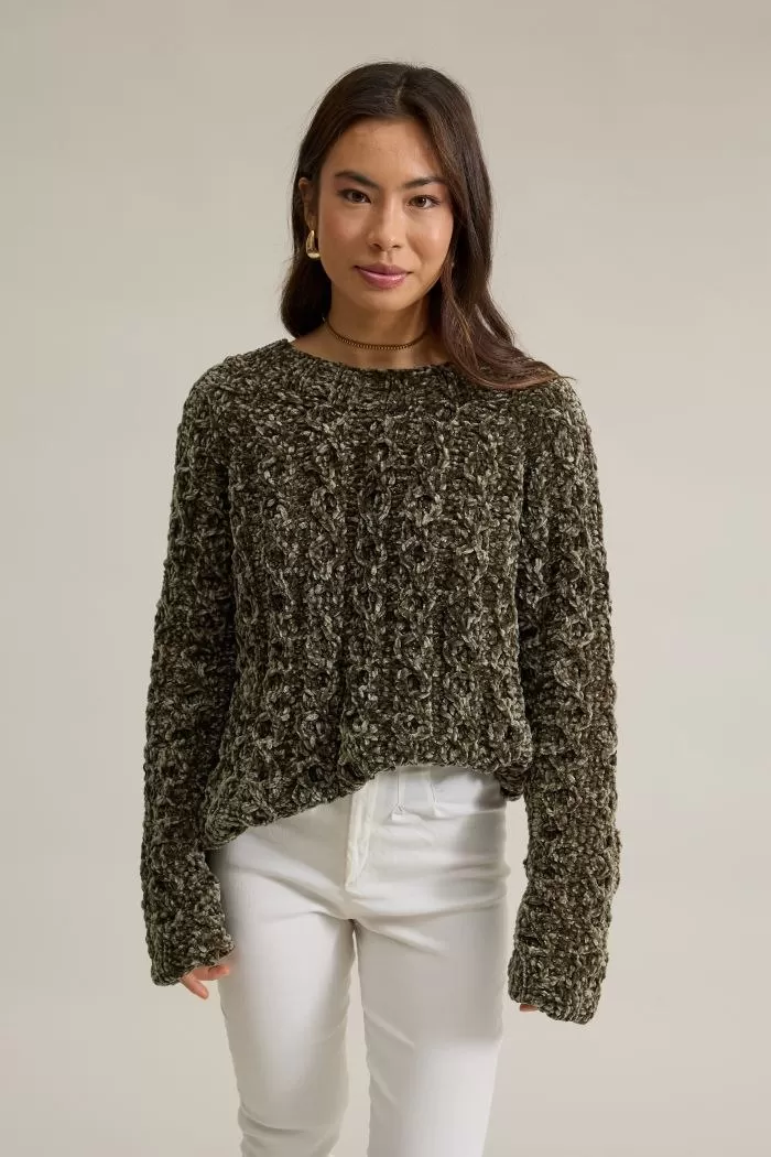 Blusa Oliveira de Tricô — vista das costas com gola levantada
