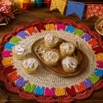 Sousplat Bandeirinhas de Crochê com Ateliê Natureza Pingouin para Festa Junina