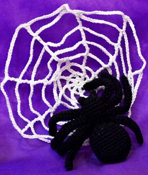 Amigurumi de aranha de crochê para Halloween