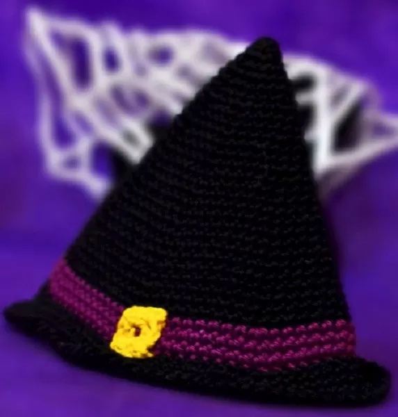 Amigurumi de chapéu de bruxa em crochê