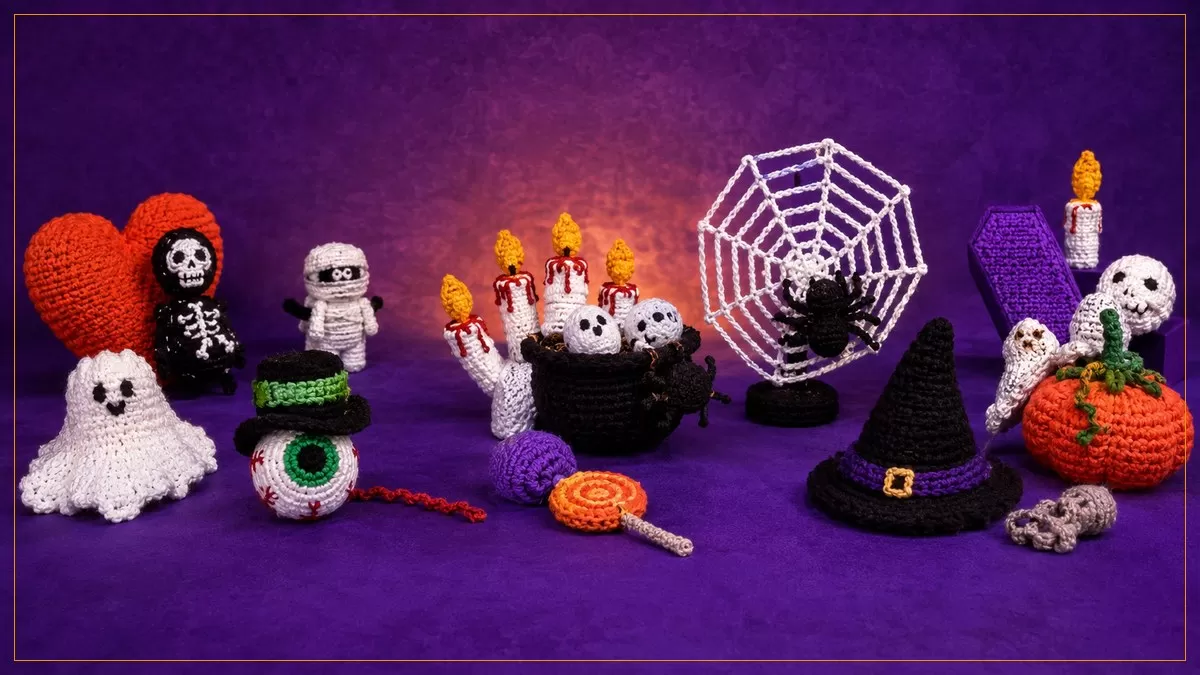Conjunto de amigurumis de Halloween em crochê